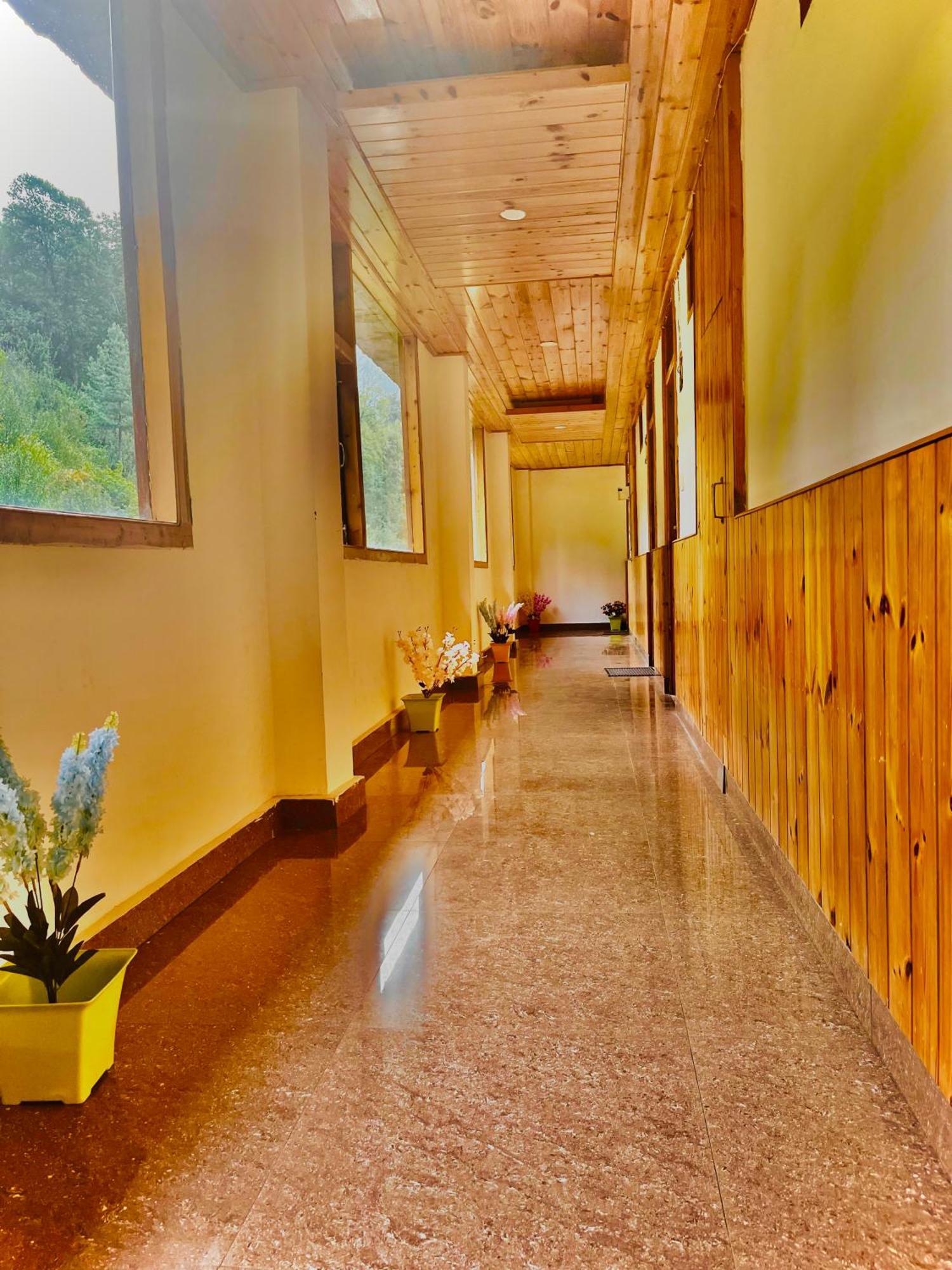 Himalayan Riverside Resort, Manali מראה חיצוני תמונה