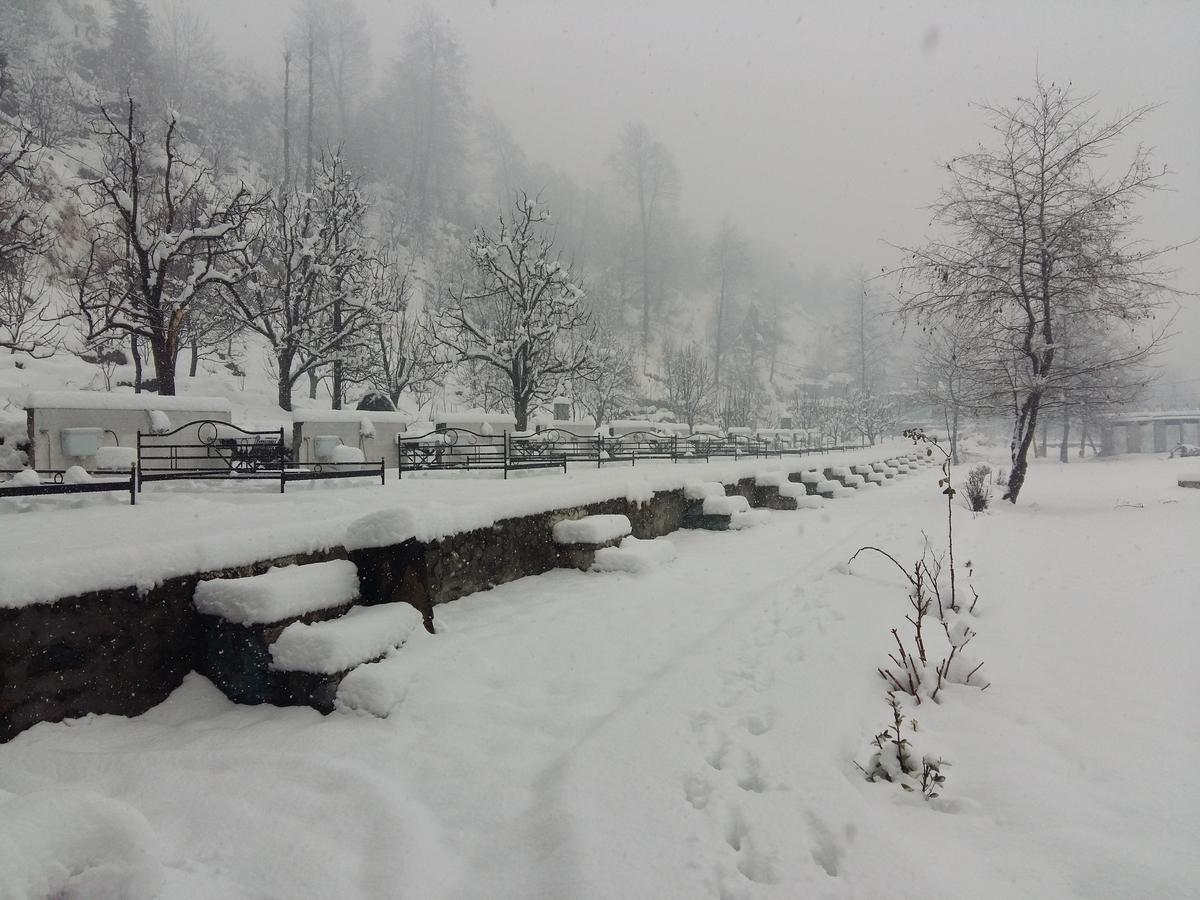 Himalayan Riverside Resort, Manali מראה חיצוני תמונה